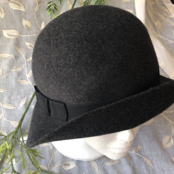 J JILL Gray 100% Wool Hat with black ribbon accent - Picture 5 of 16